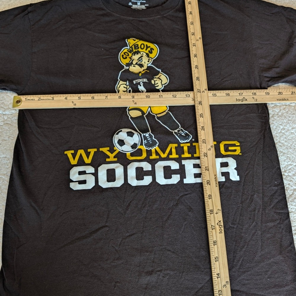 Champion T-Shirt Mens M Brown Excellent Wyoming Cowboys Soccer Graphic Tee